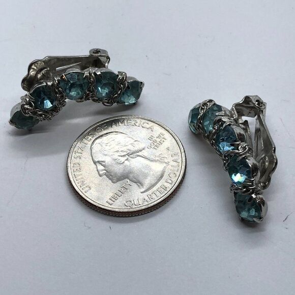 Gorgeous Vintage Prong Set Aqua Blue Rhinestone Clip On Chain Accent Earrings - Picture 6 of 6